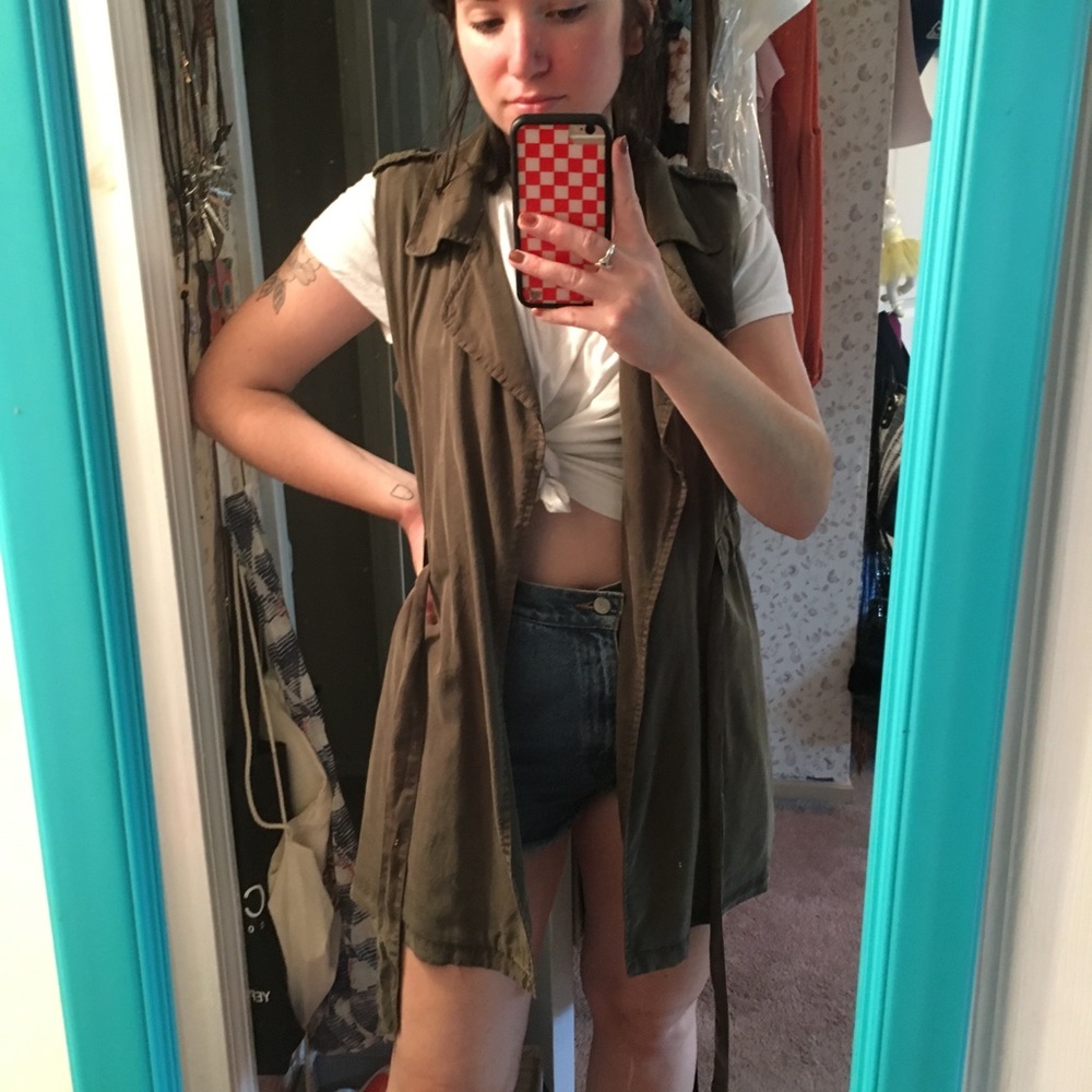 ✨NEW LISTING✨ Army Green Utility Vest
